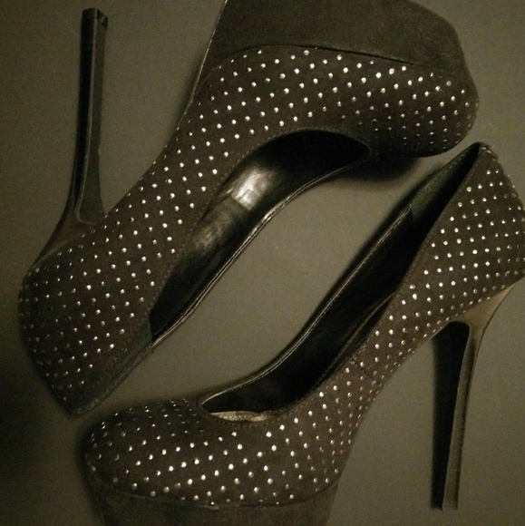 Bakers Alecia Studded Platform Pumps - Picture 3 of 6